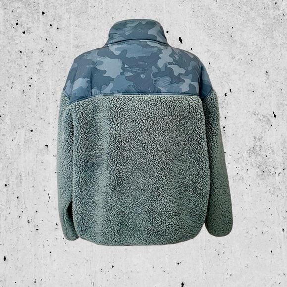 EUC! REEBOK WOMENS FAUX SHERPA JACKET - Picture 6 of 7